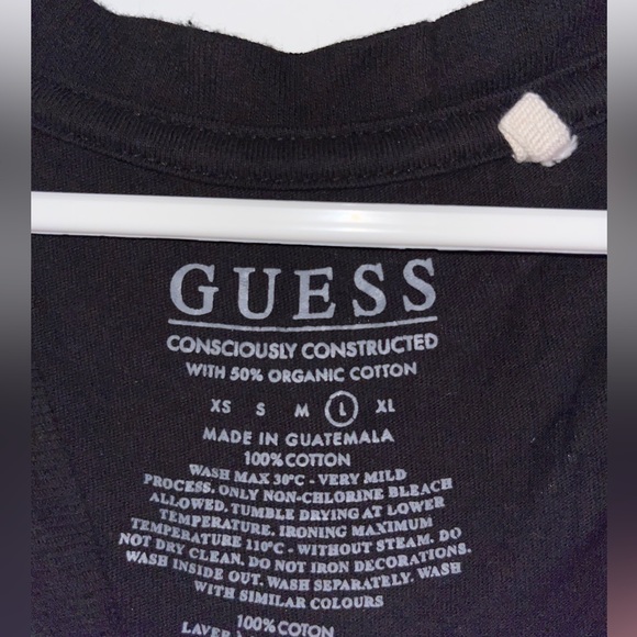 Black Guess Tee - Picture 3 of 3